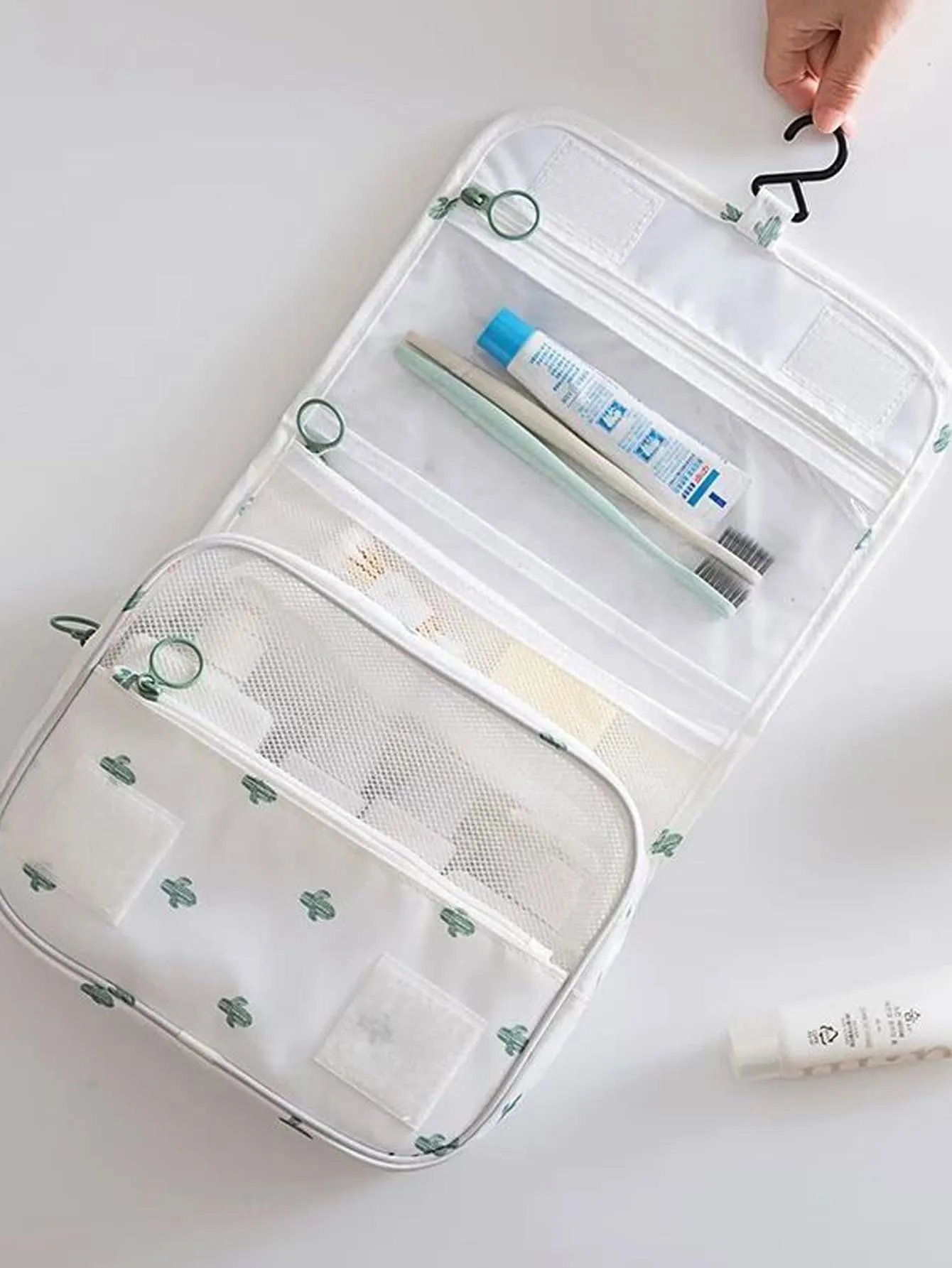 1pc Cactus Print Travel Toiletries Bag