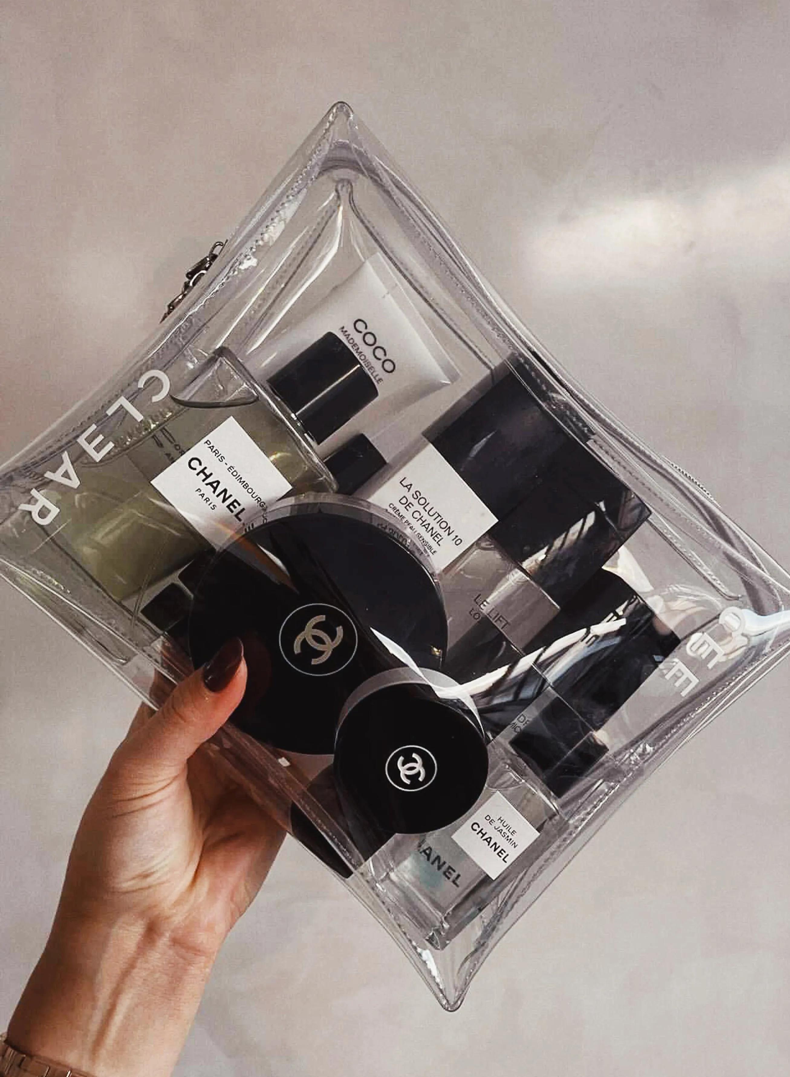 CLEAR LARGE COSMETIC CASE