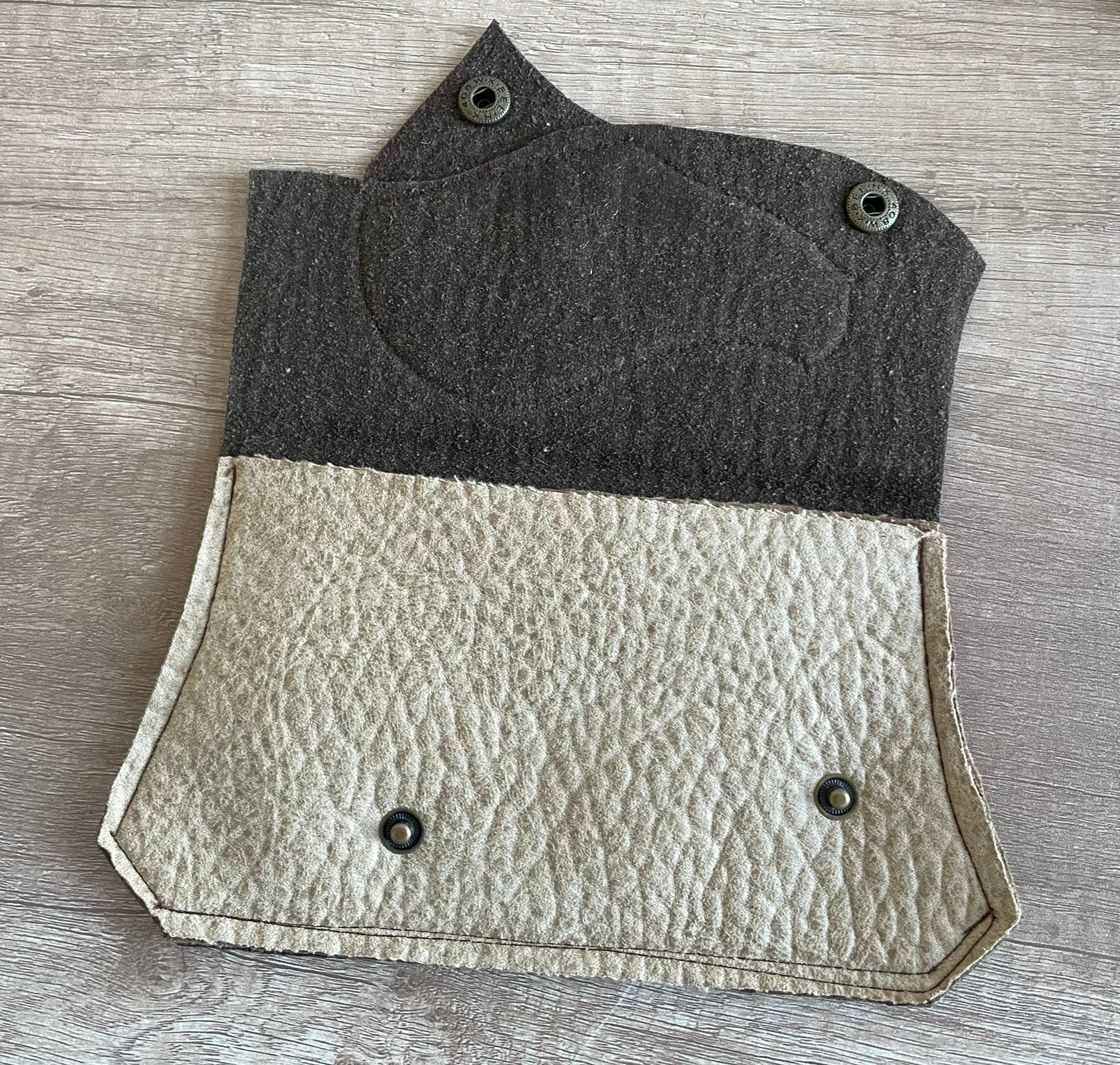 Handmade Brown Vegan Wallet – Unique Rauph Cut Design for Stylish Accessory