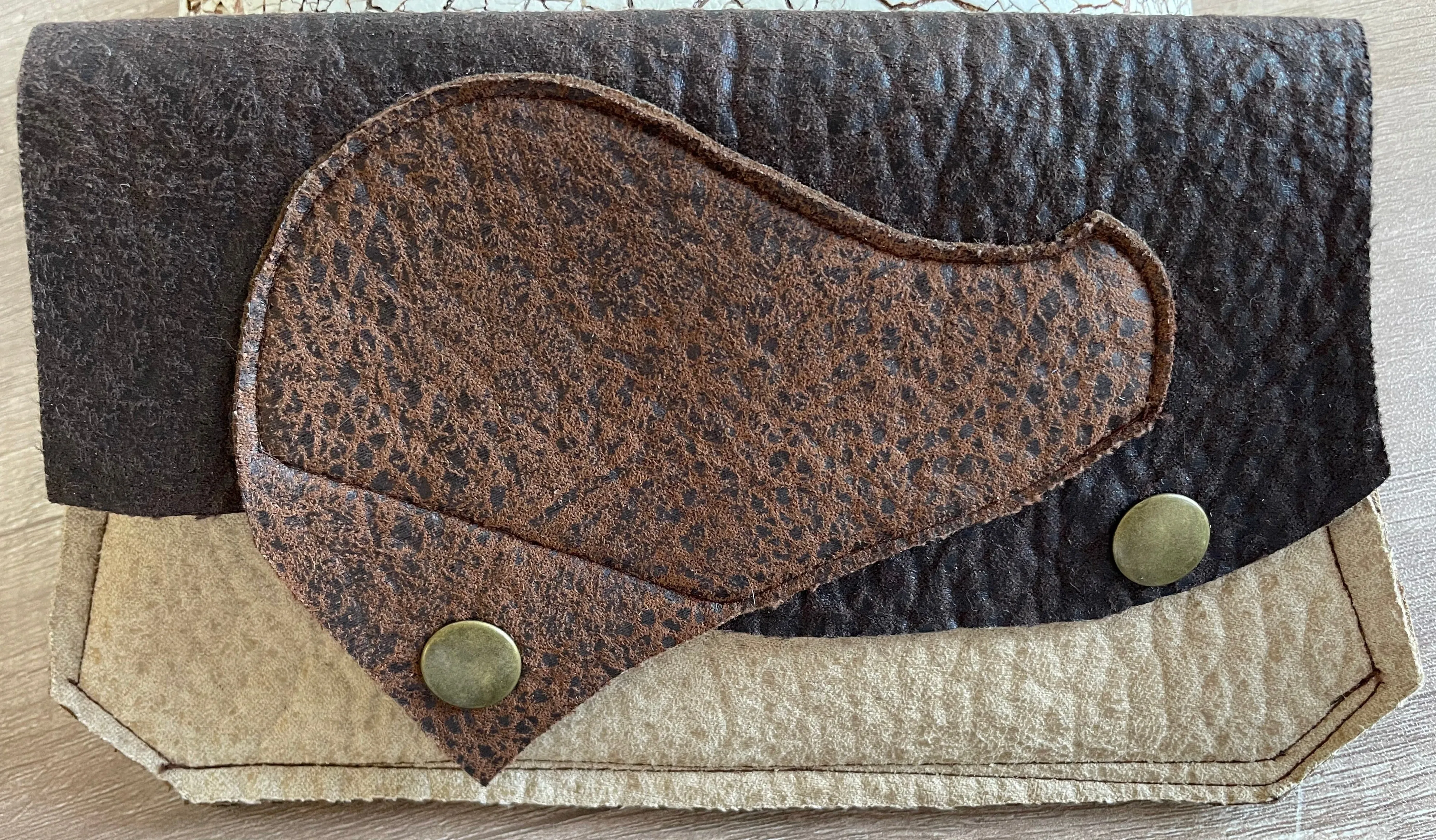 Handmade Brown Vegan Wallet – Unique Rauph Cut Design for Stylish Accessory