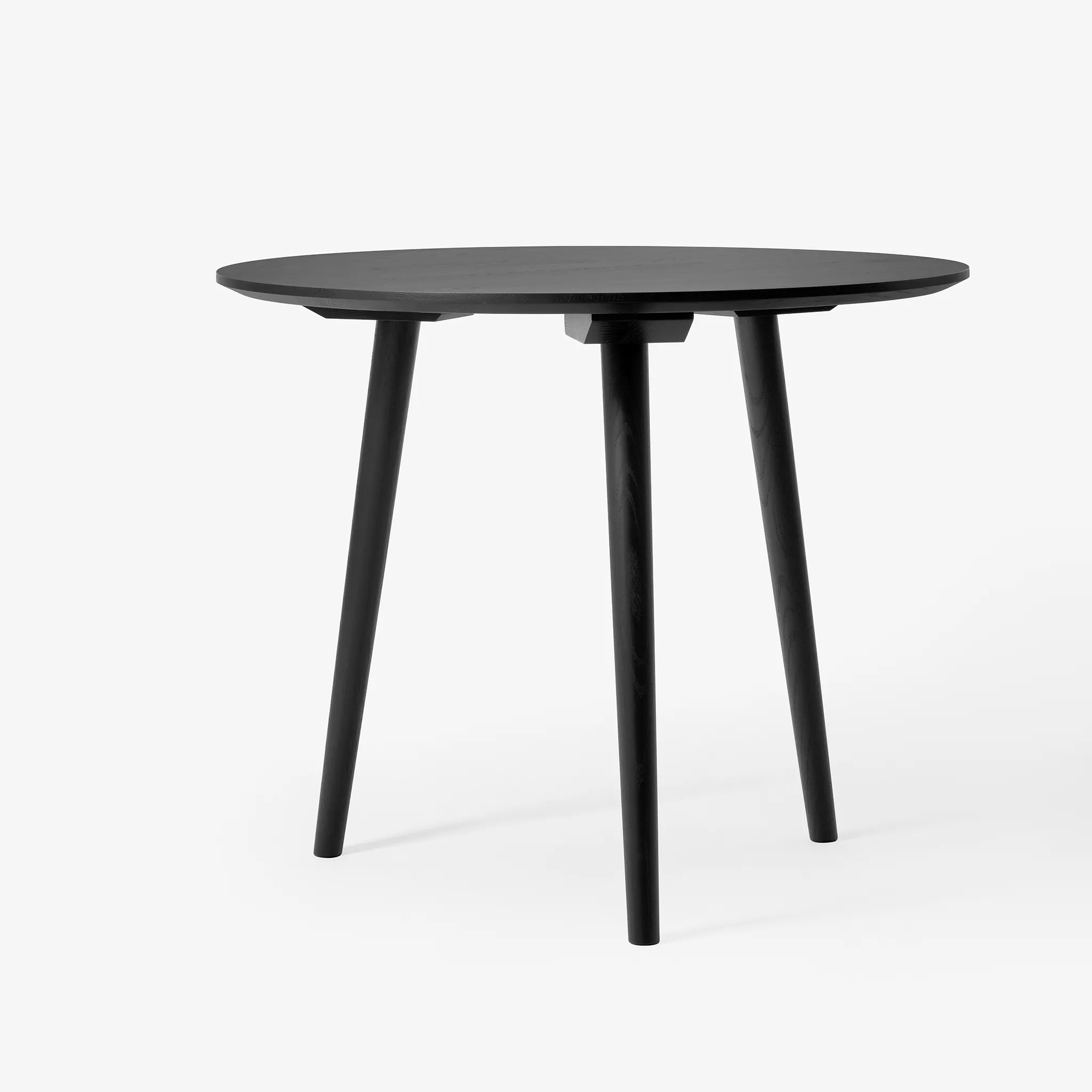 In Between Round Dining Table SK3 by &Tradition