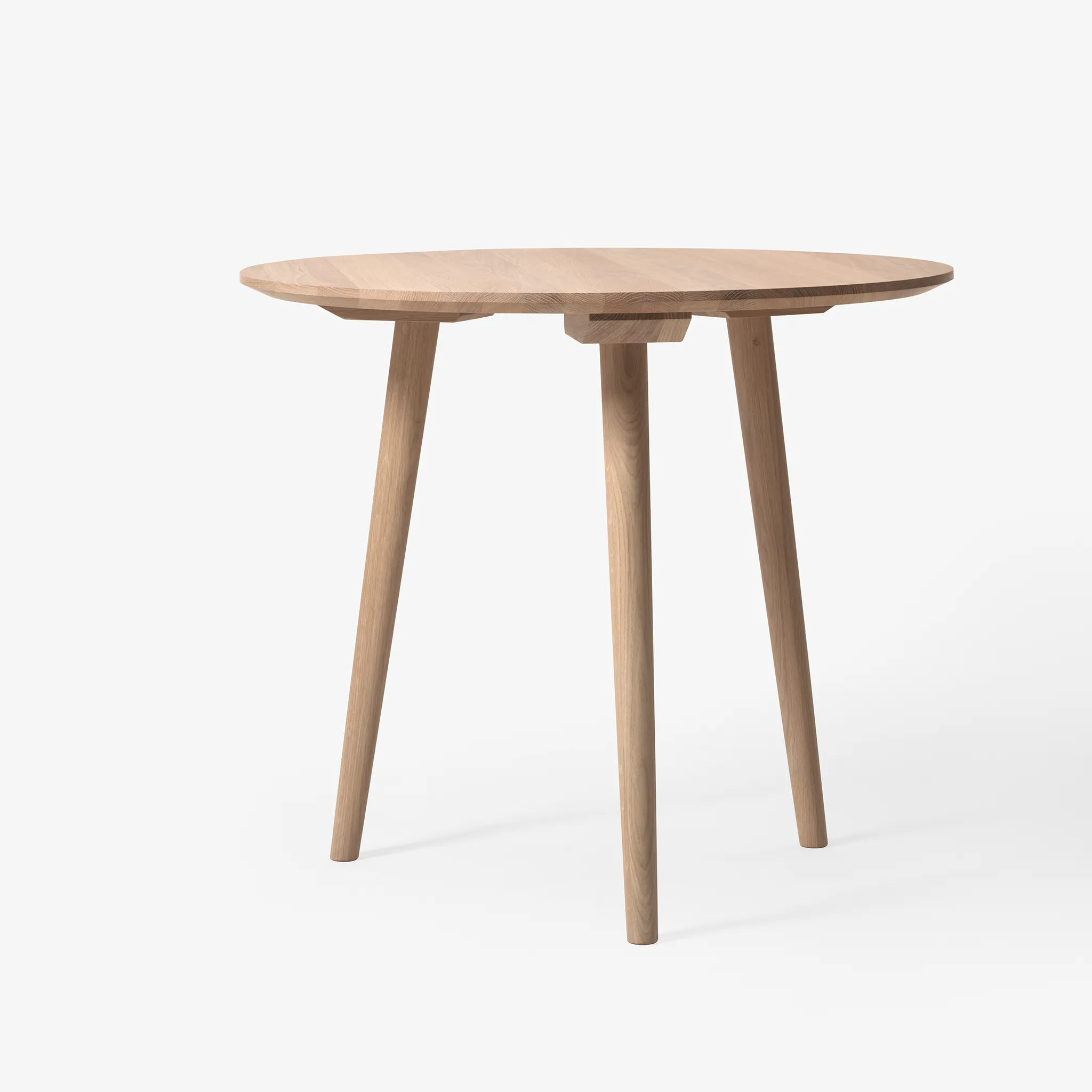 In Between Round Dining Table SK3 by &Tradition