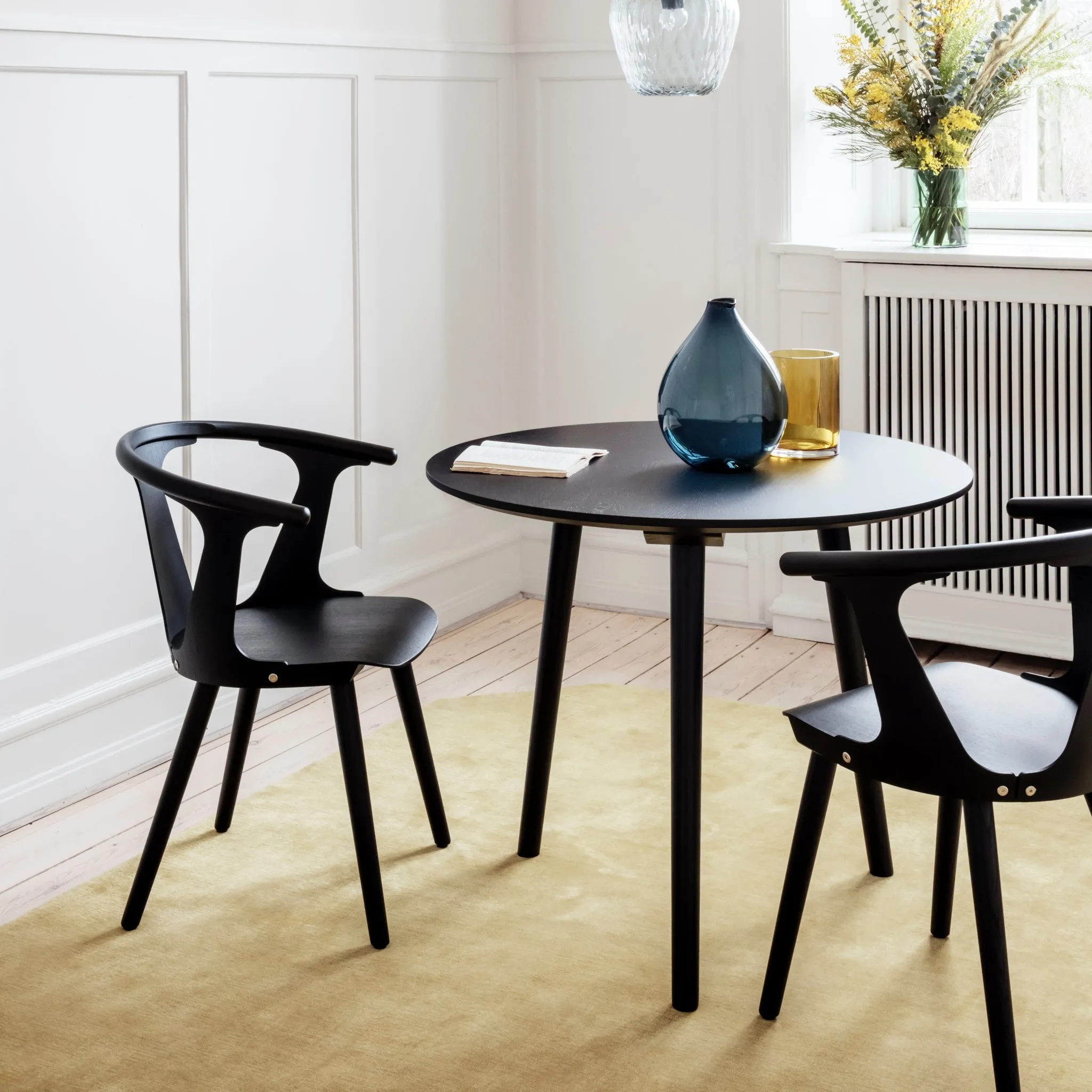 In Between Round Dining Table SK3 by &Tradition