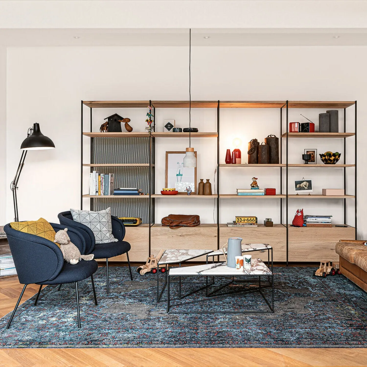 janua | bc 06 room 68 shelving system | 4x5 grid oak   black
