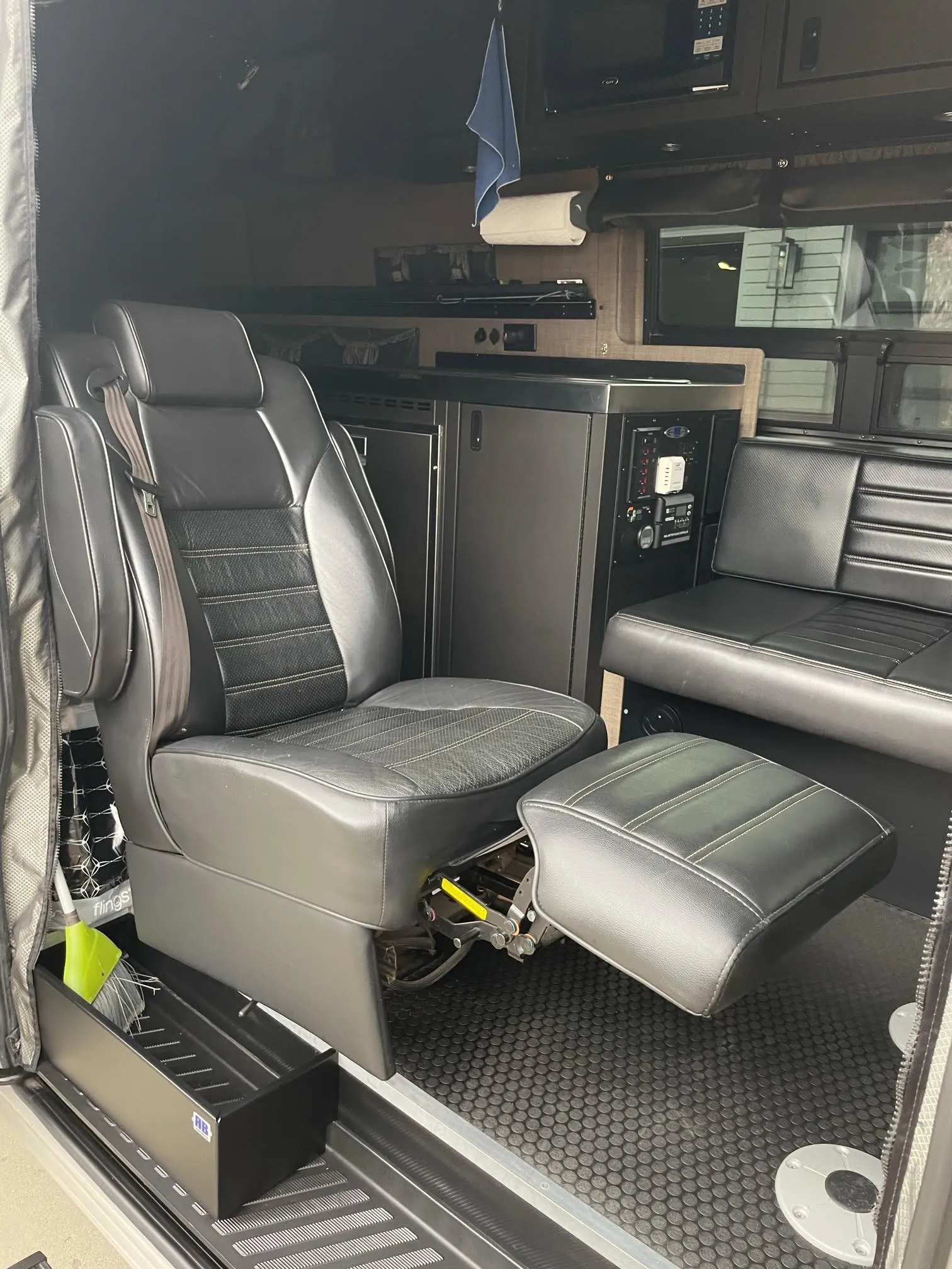 JR 170 Adventure Van - 2500 4x4