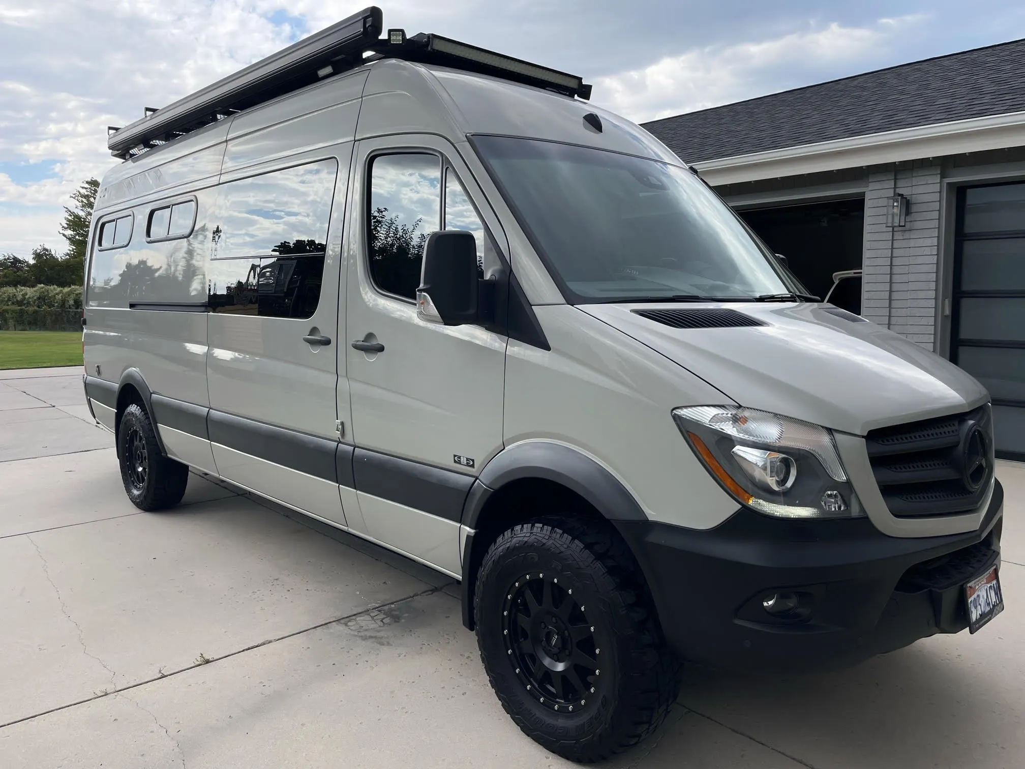 JR 170 Adventure Van - 2500 4x4