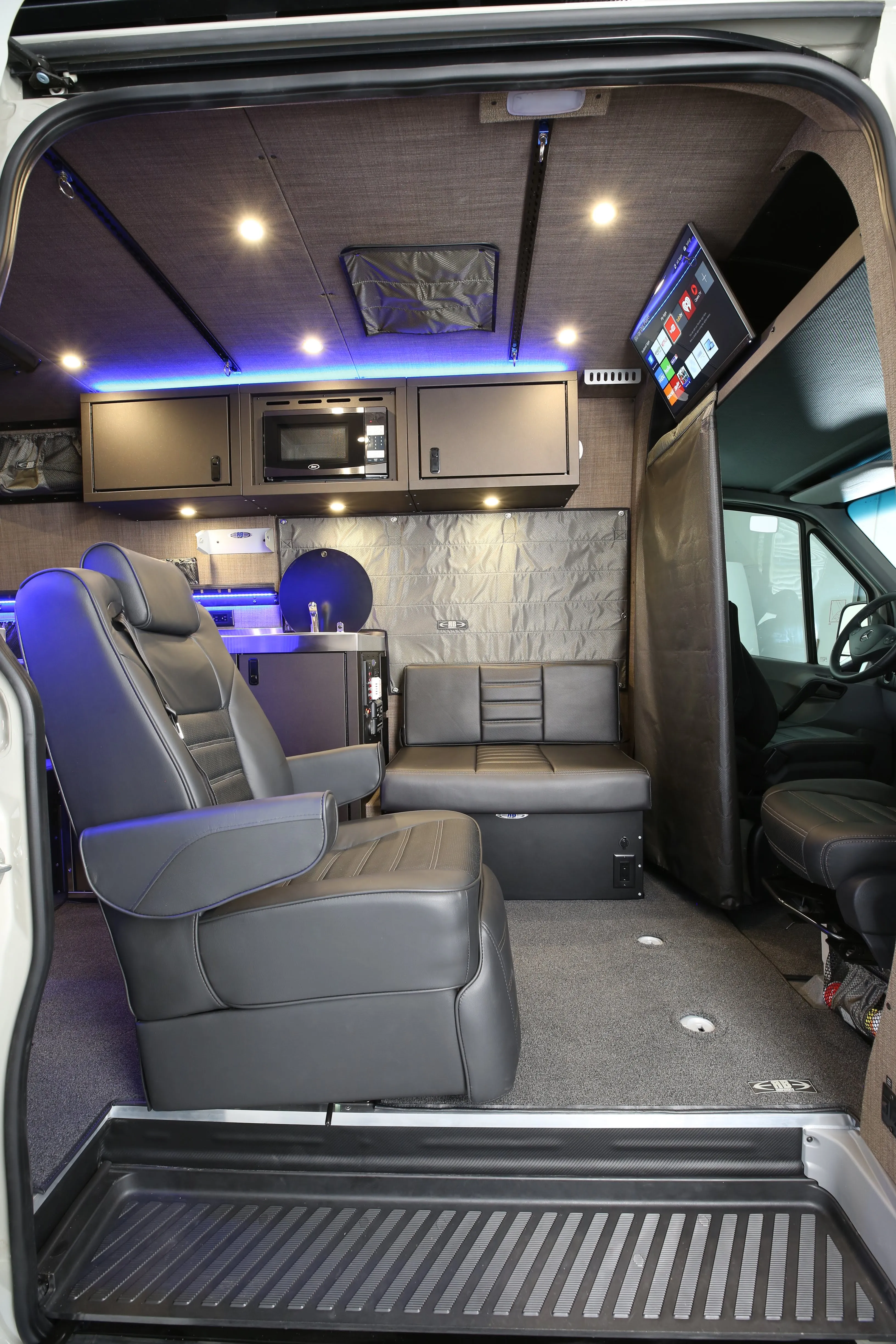 JR 170 Adventure Van - 2500 4x4