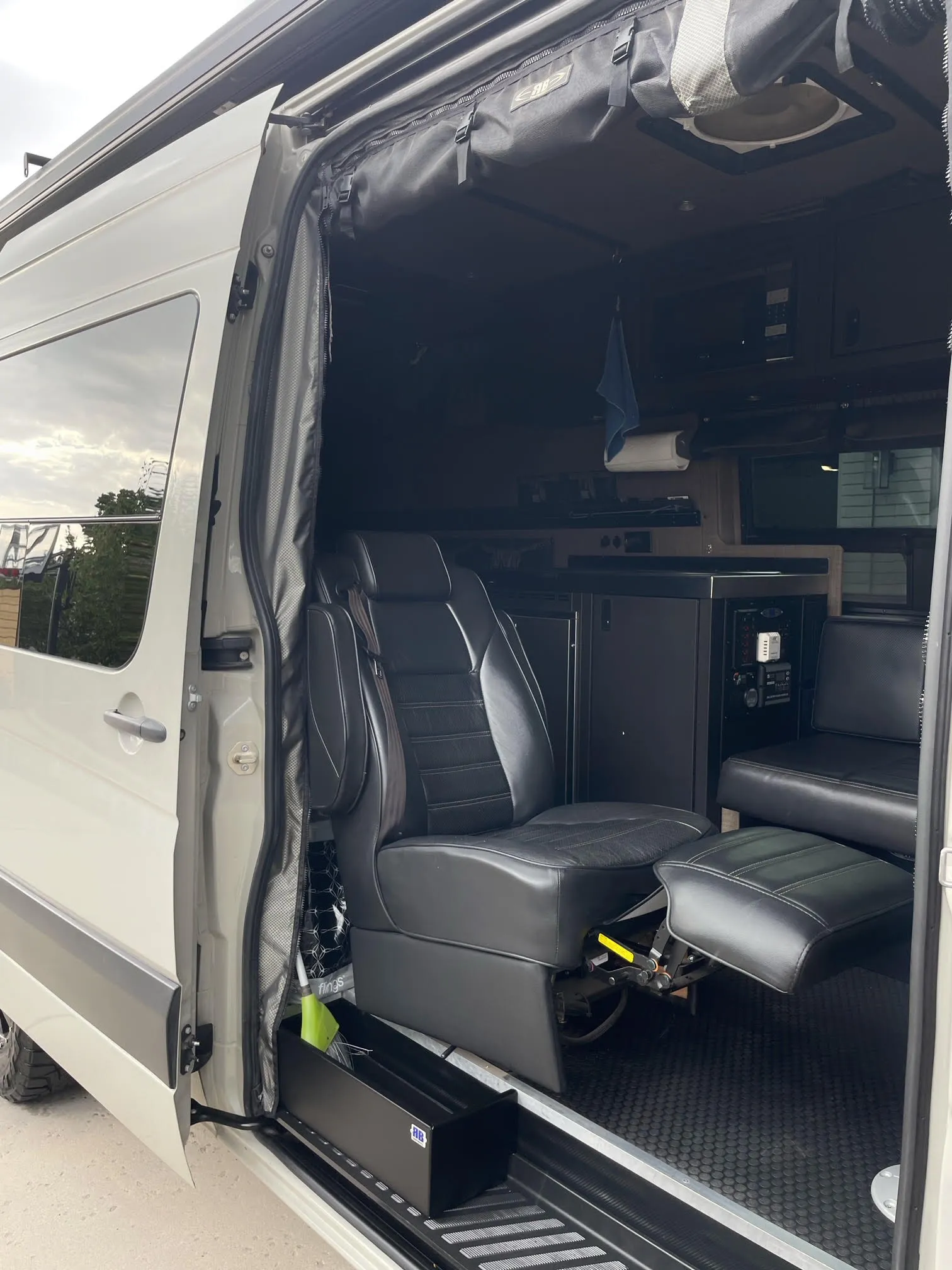 JR 170 Adventure Van - 2500 4x4