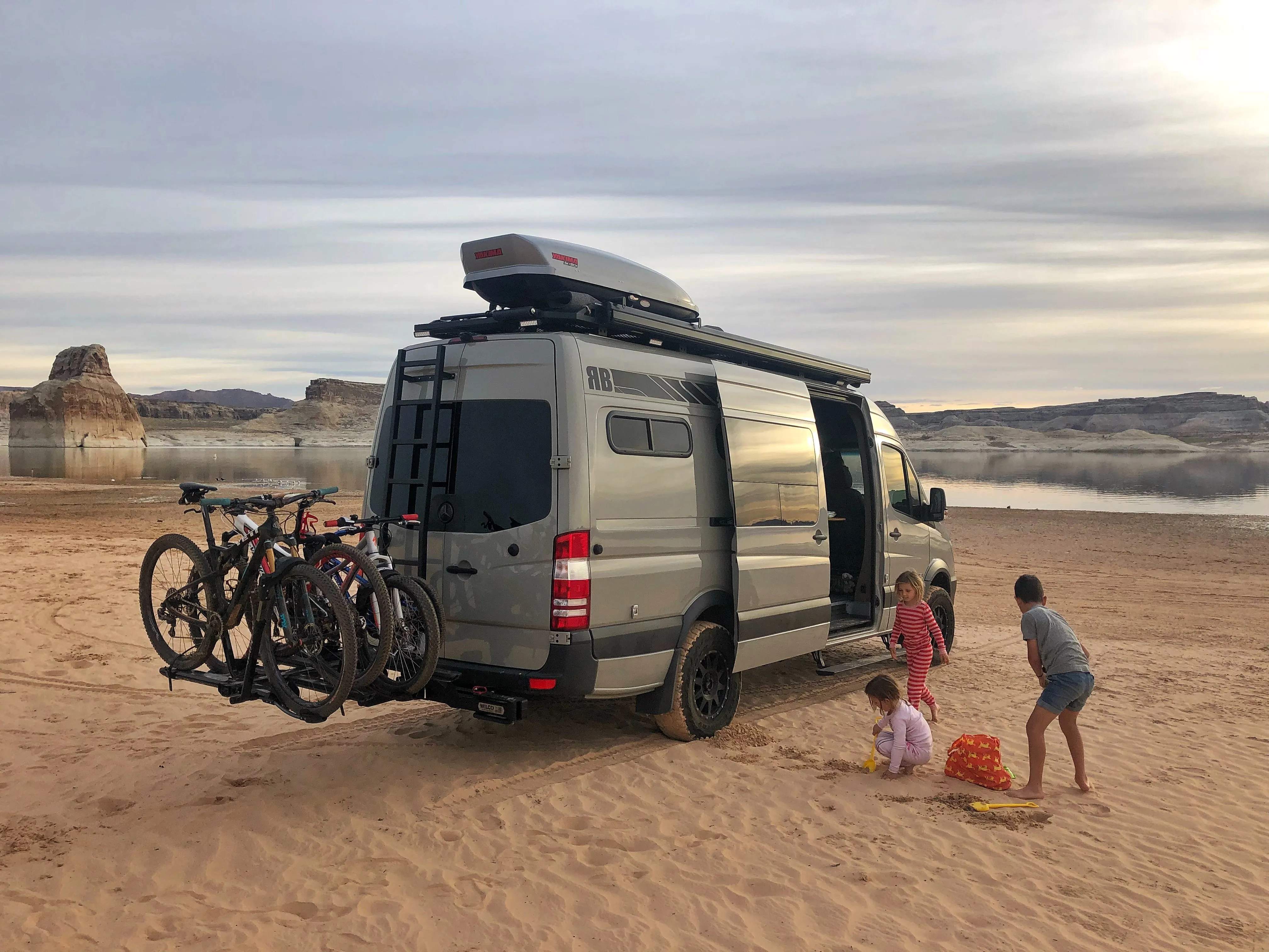 JR 170 Adventure Van - 2500 4x4