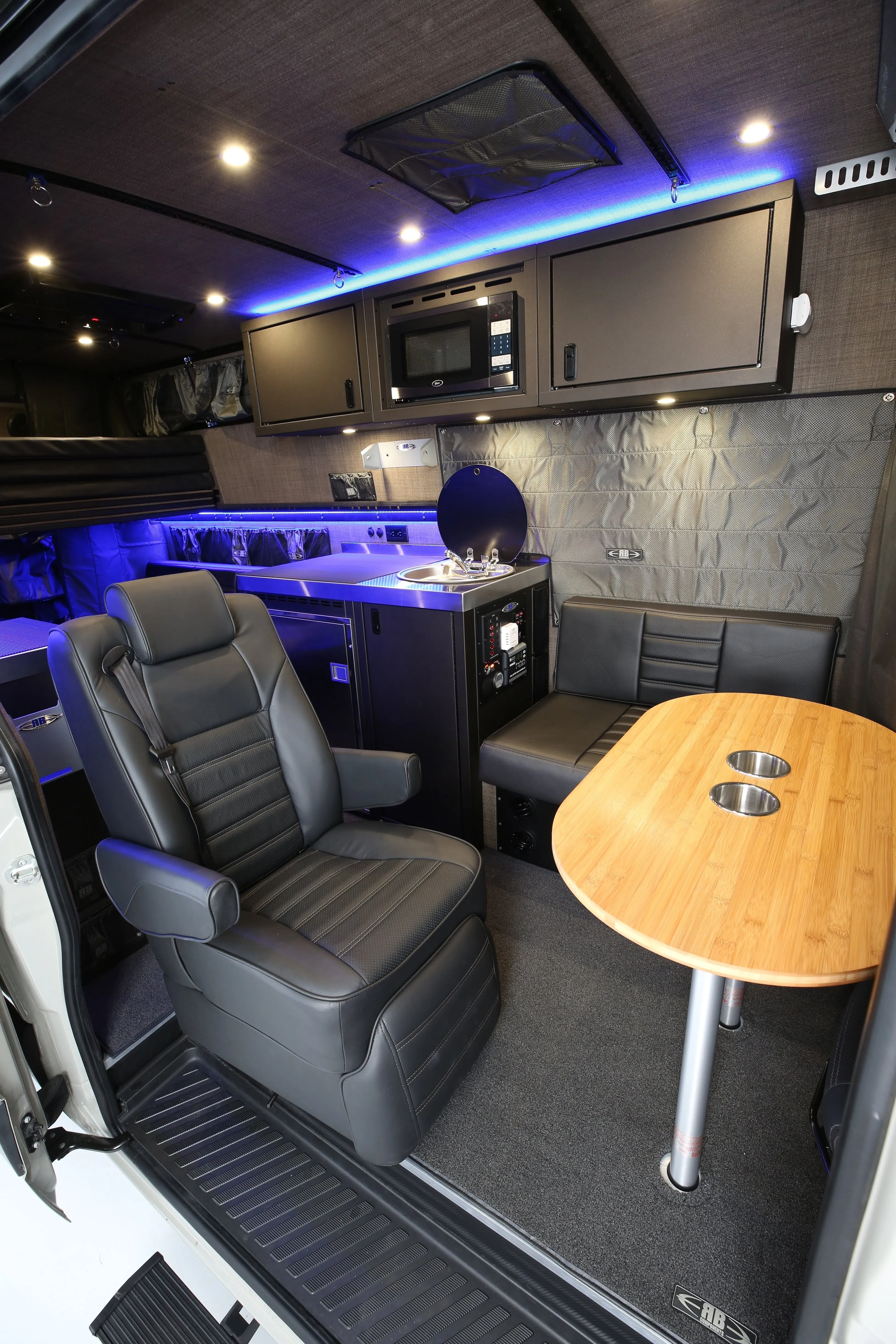 JR 170 Adventure Van - 2500 4x4