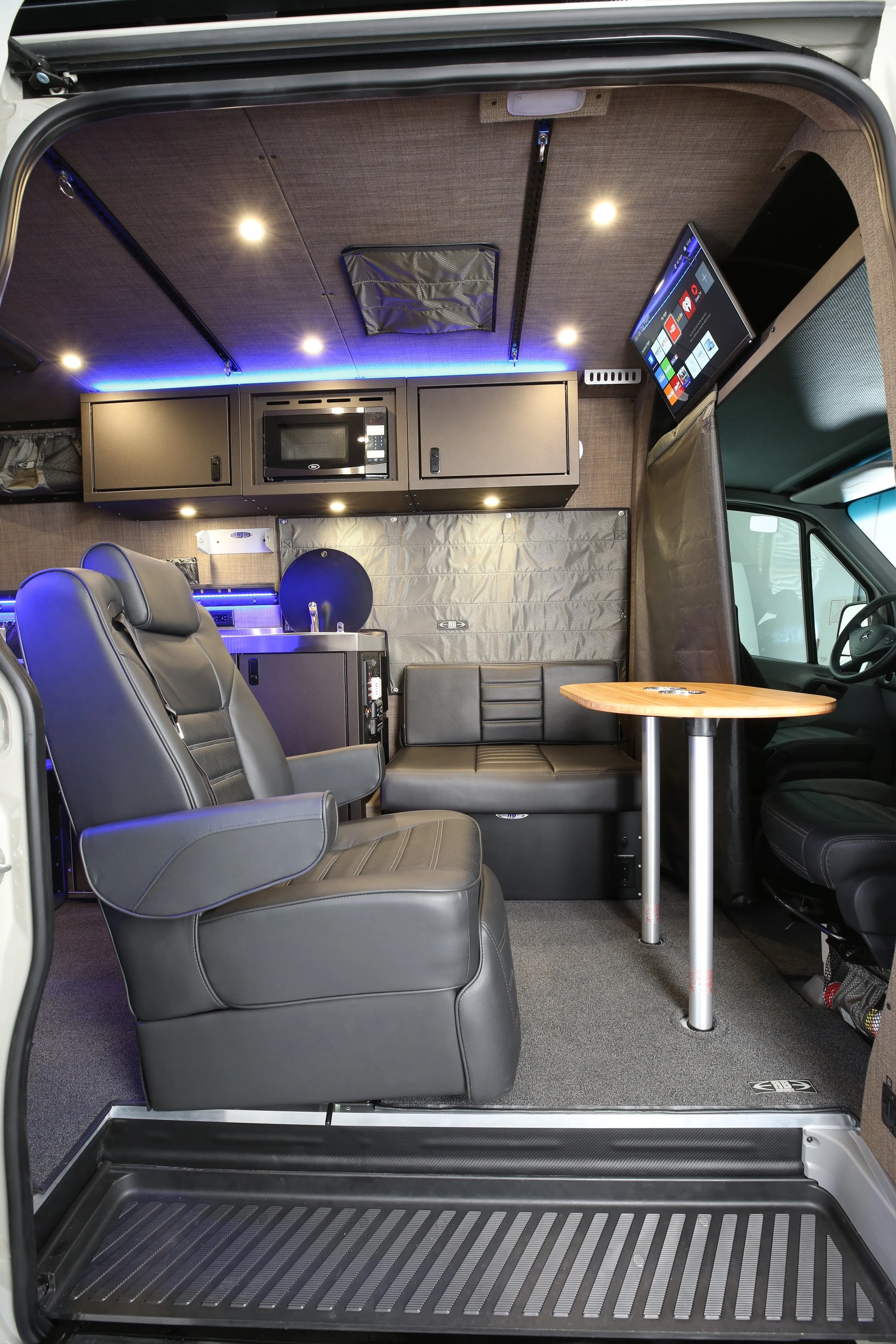 JR 170 Adventure Van - 2500 4x4