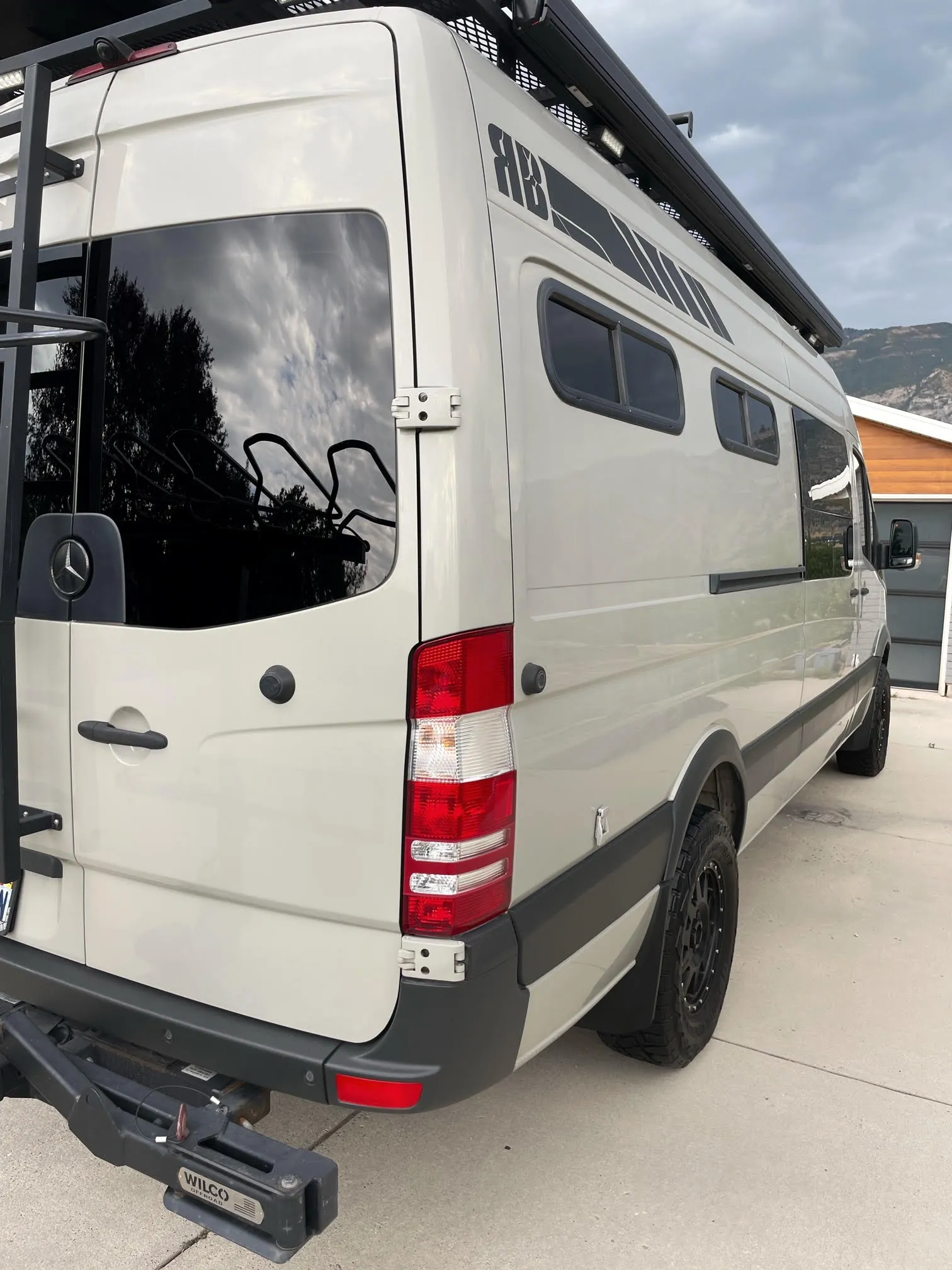 JR 170 Adventure Van - 2500 4x4