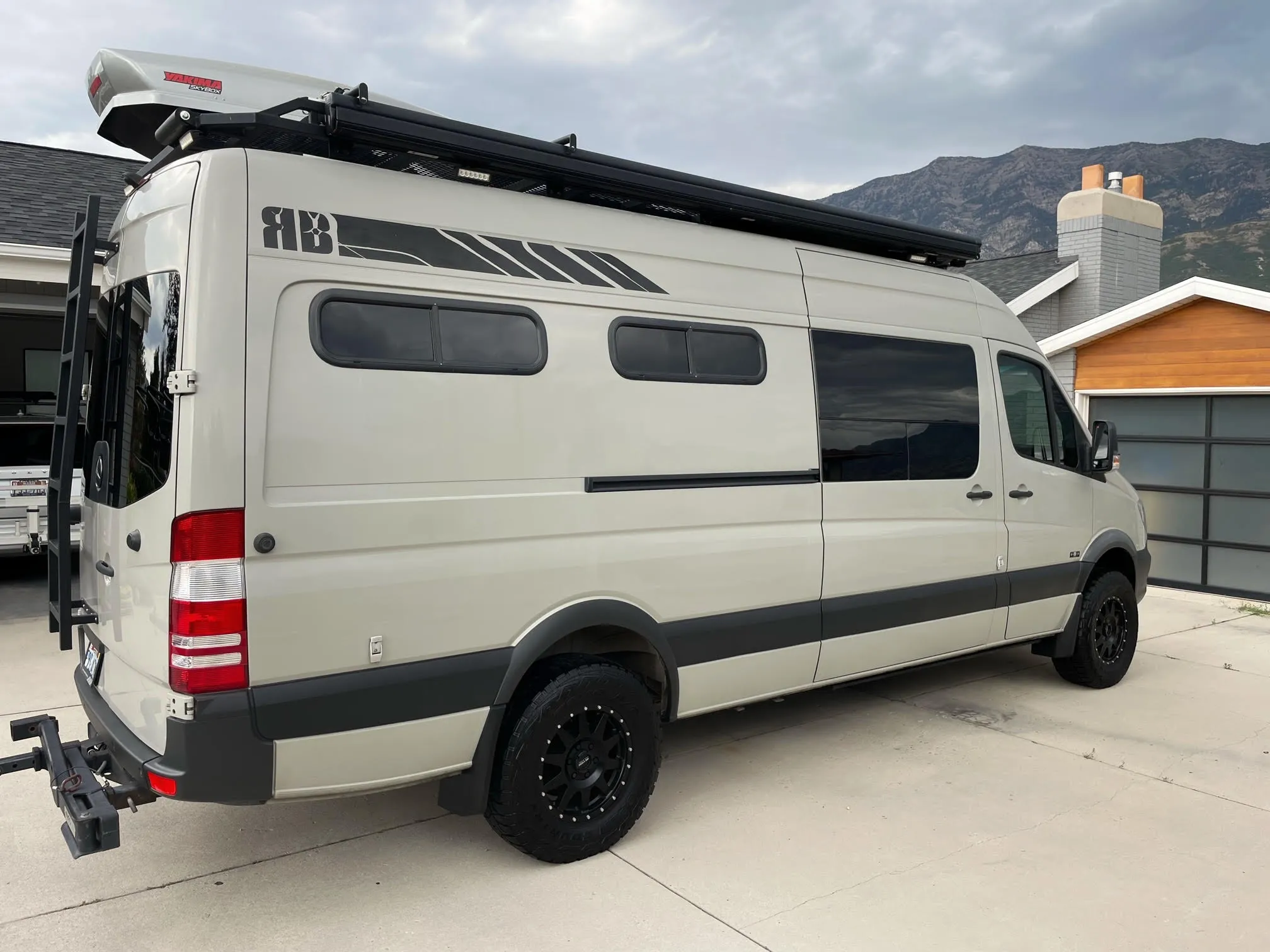 JR 170 Adventure Van - 2500 4x4