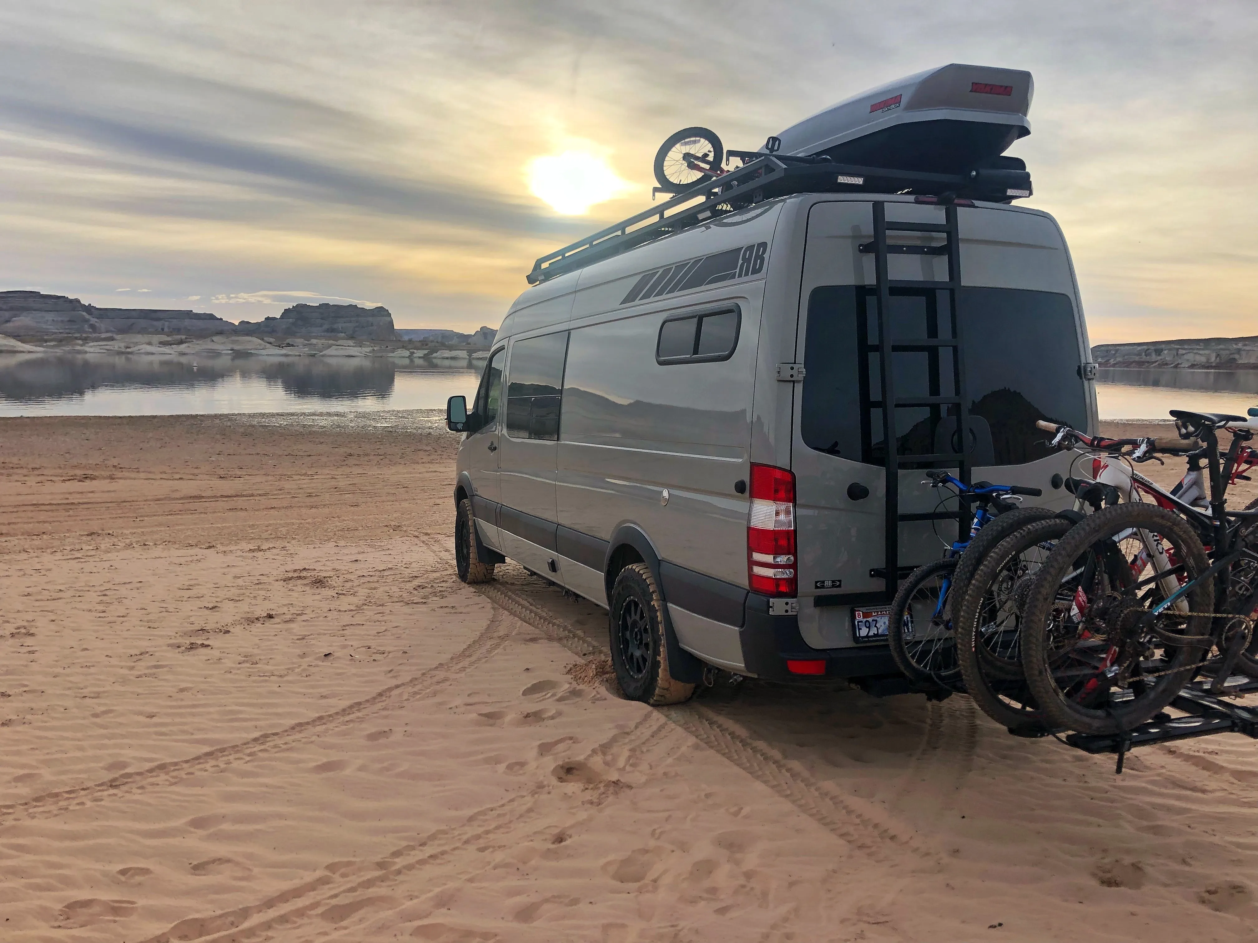 JR 170 Adventure Van - 2500 4x4