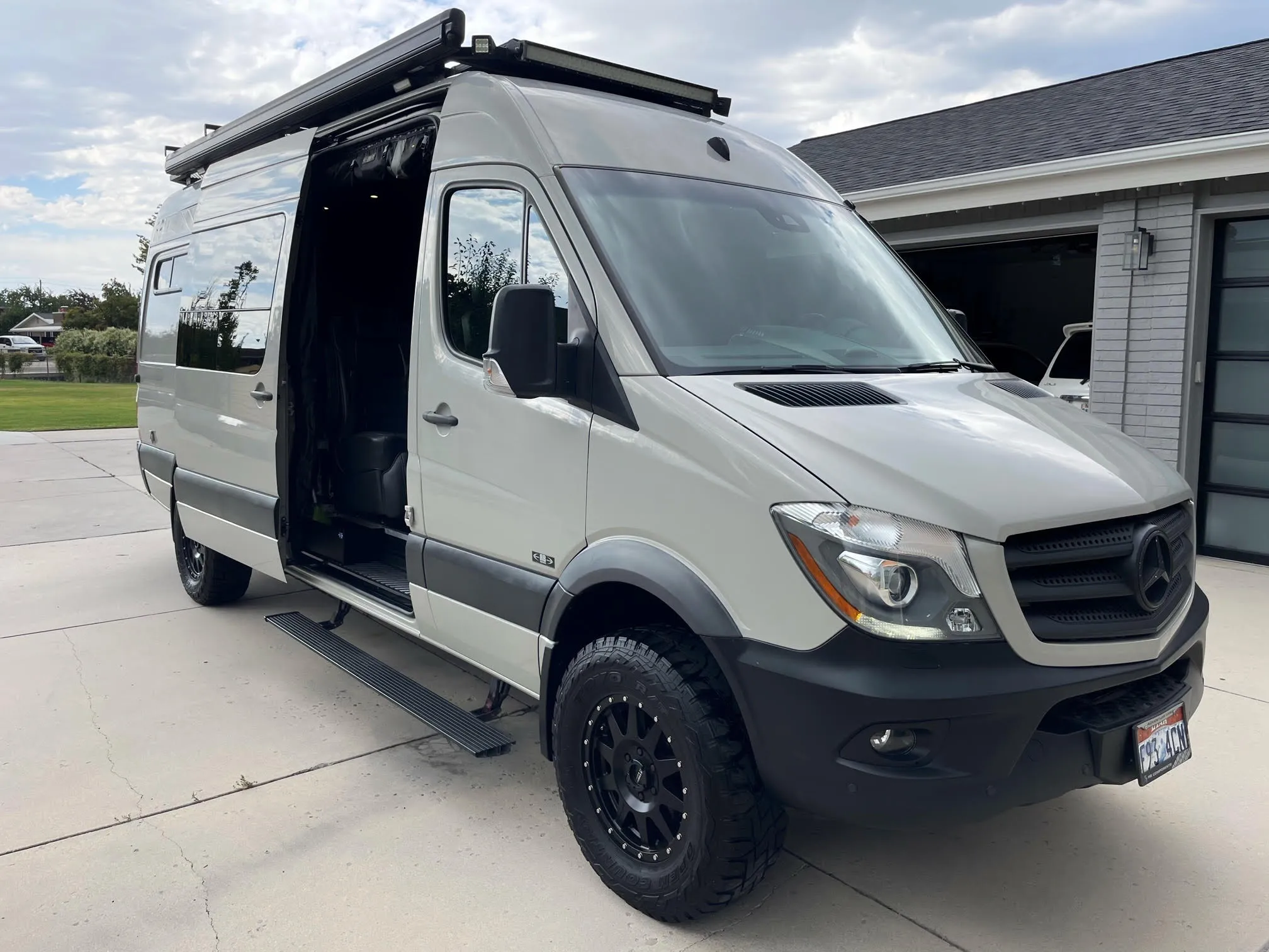 JR 170 Adventure Van - 2500 4x4