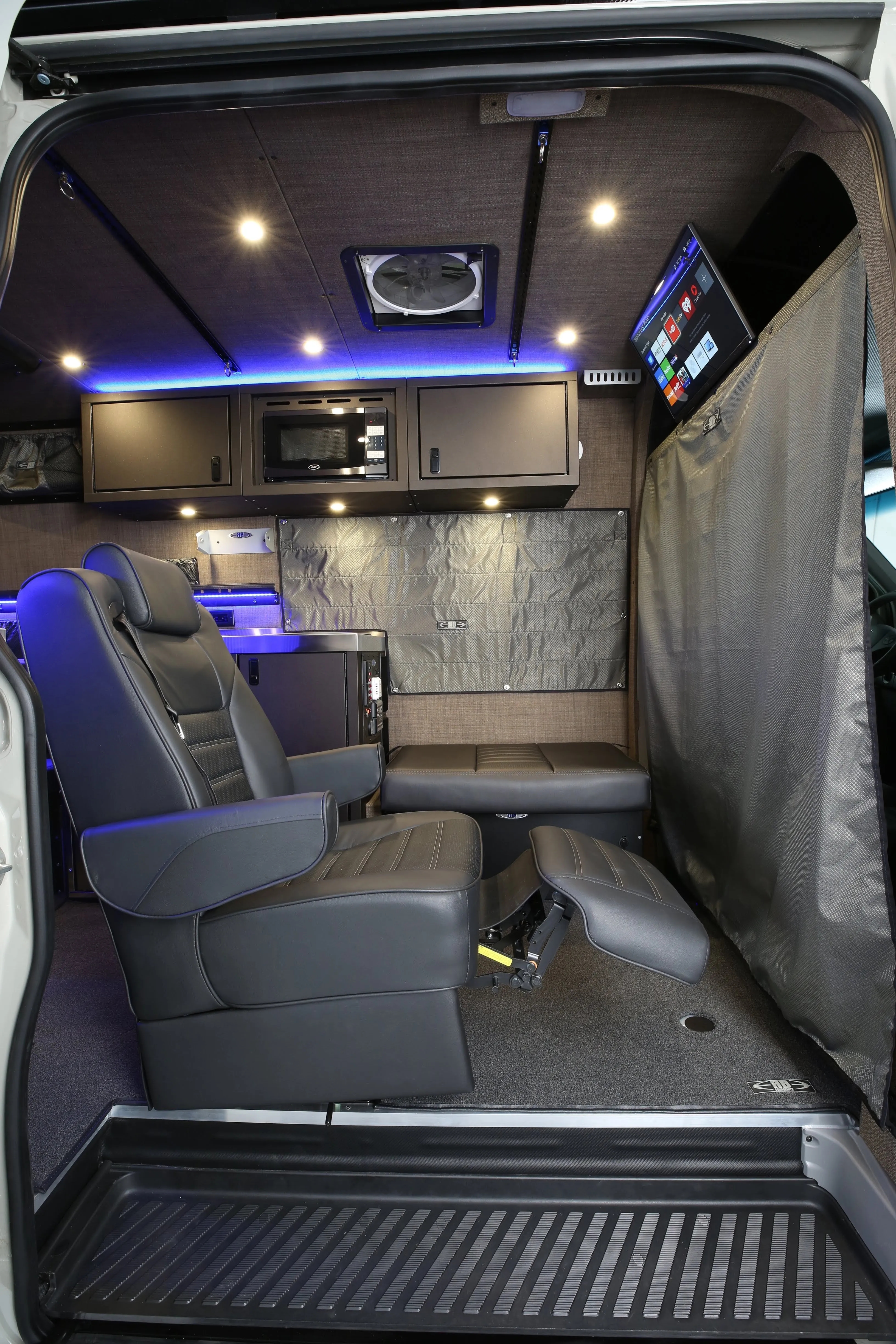 JR 170 Adventure Van - 2500 4x4