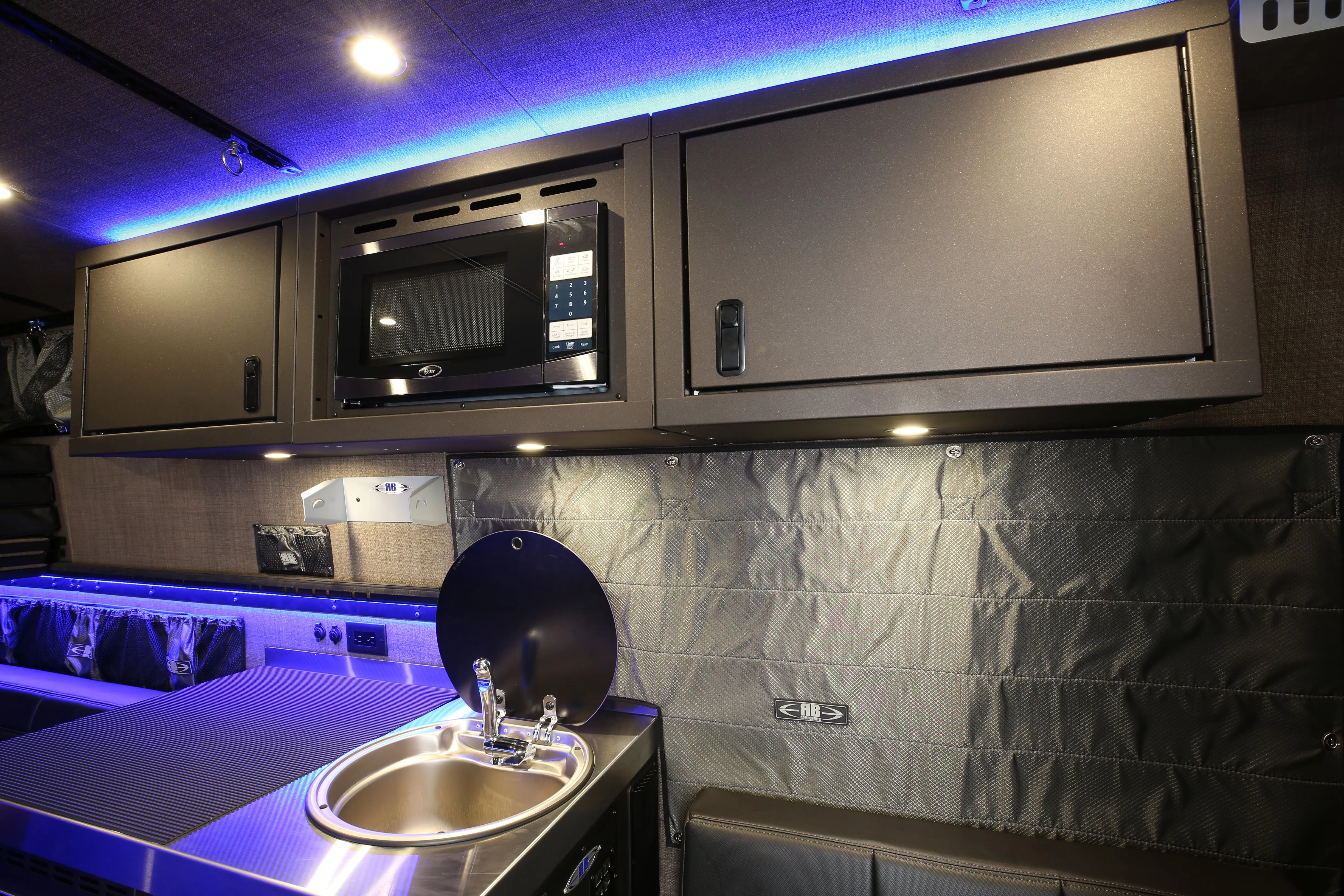 JR 170 Adventure Van - 2500 4x4