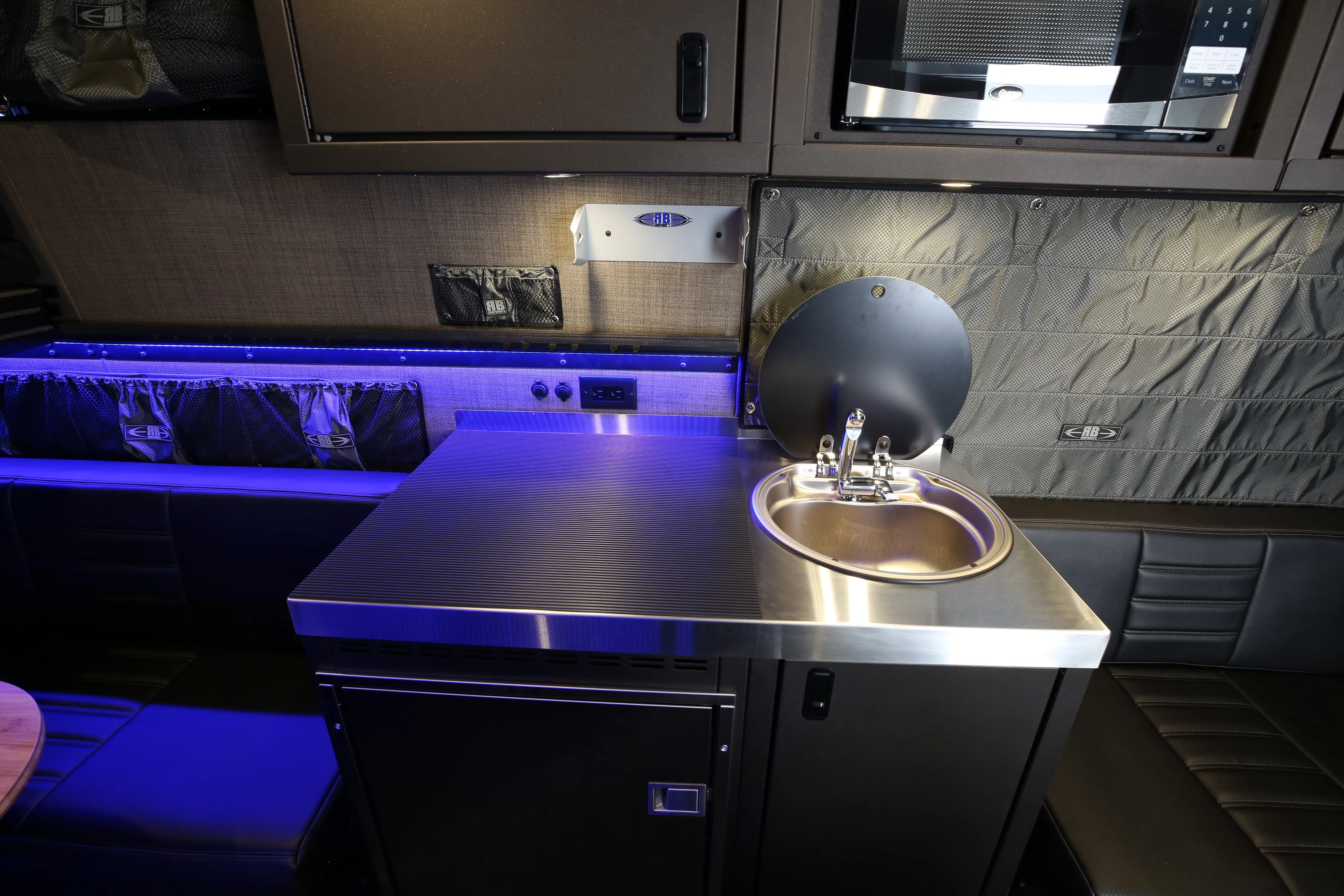 JR 170 Adventure Van - 2500 4x4