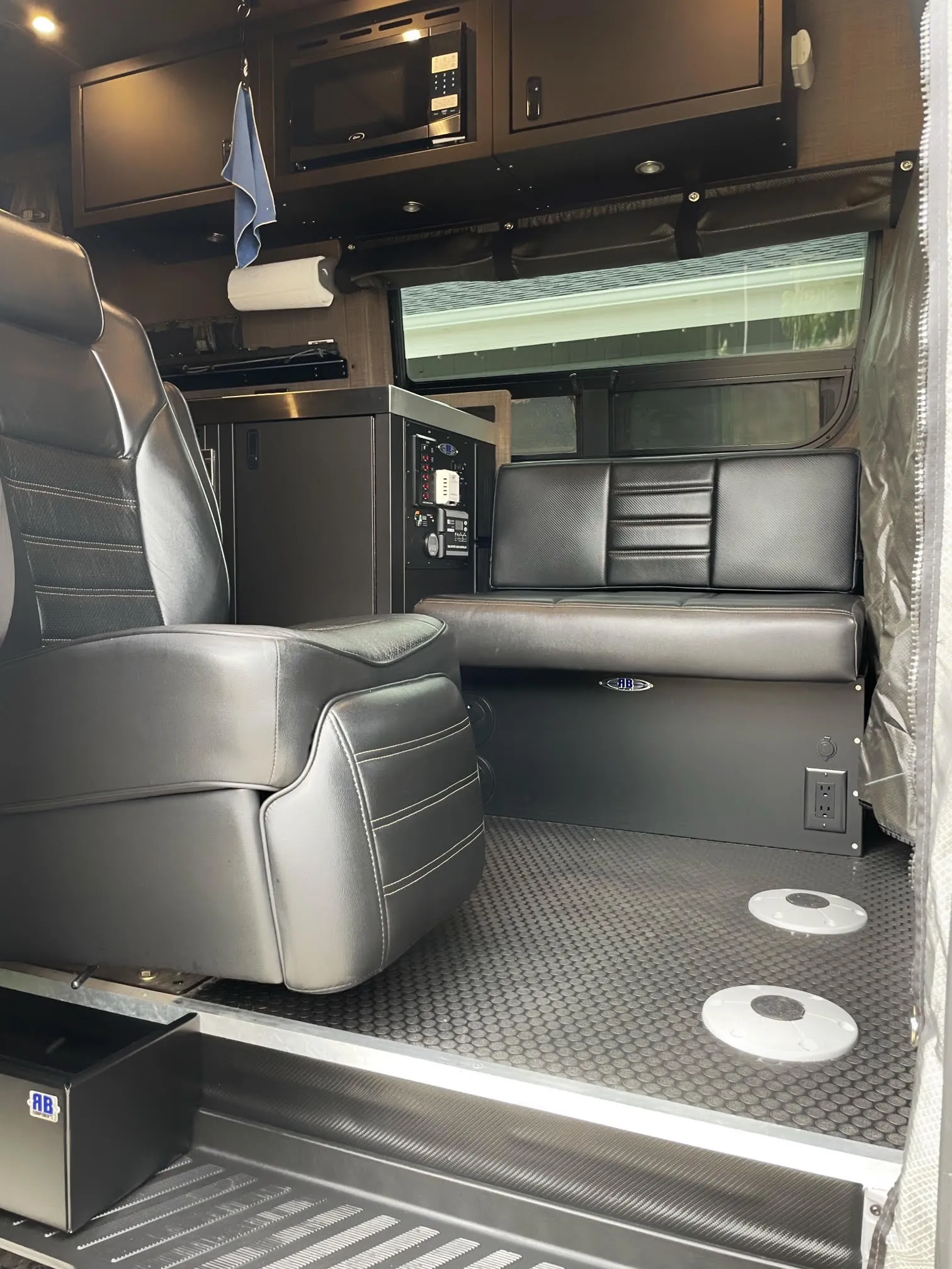 JR 170 Adventure Van - 2500 4x4