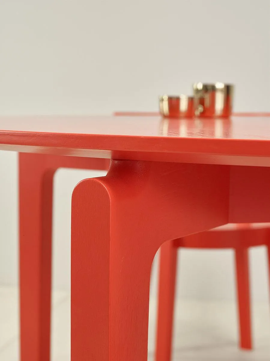 Leaf 443 Round Dining Table