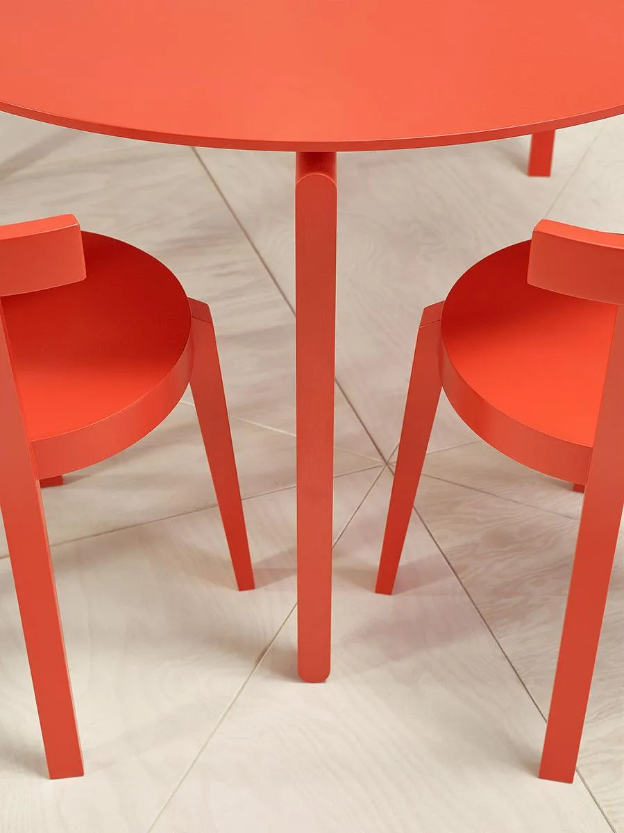 Leaf 443 Round Dining Table