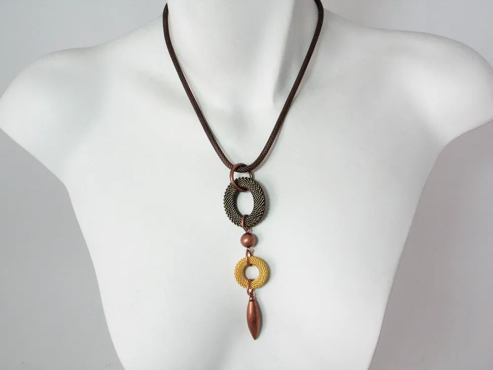 Mesh Necklace with Oval & Circle Pendant