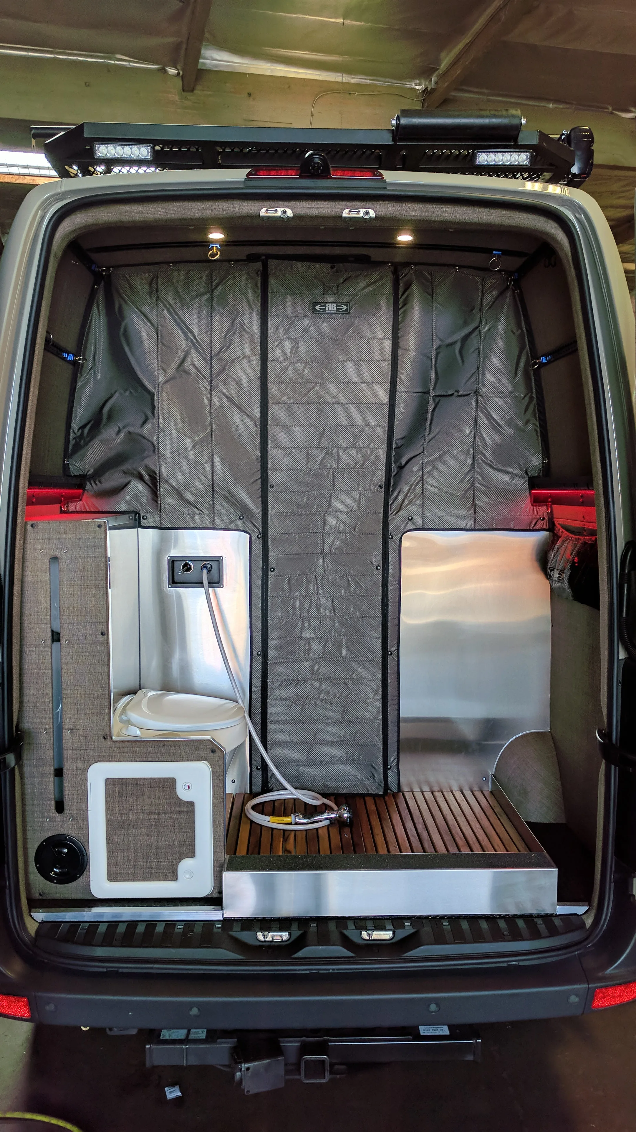RB Touring Van JS - 144" 2500 4x4