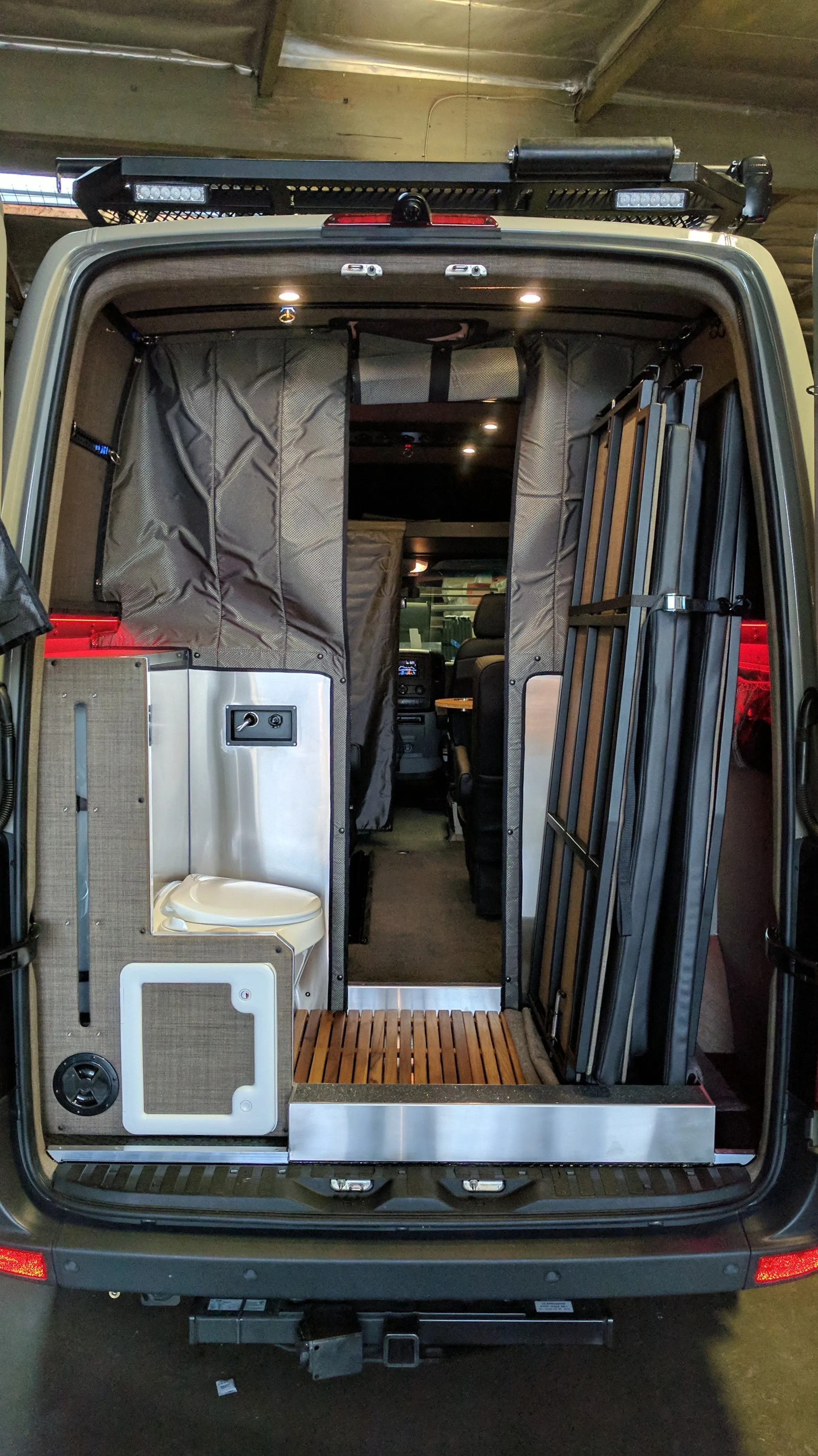 RB Touring Van JS - 144" 2500 4x4