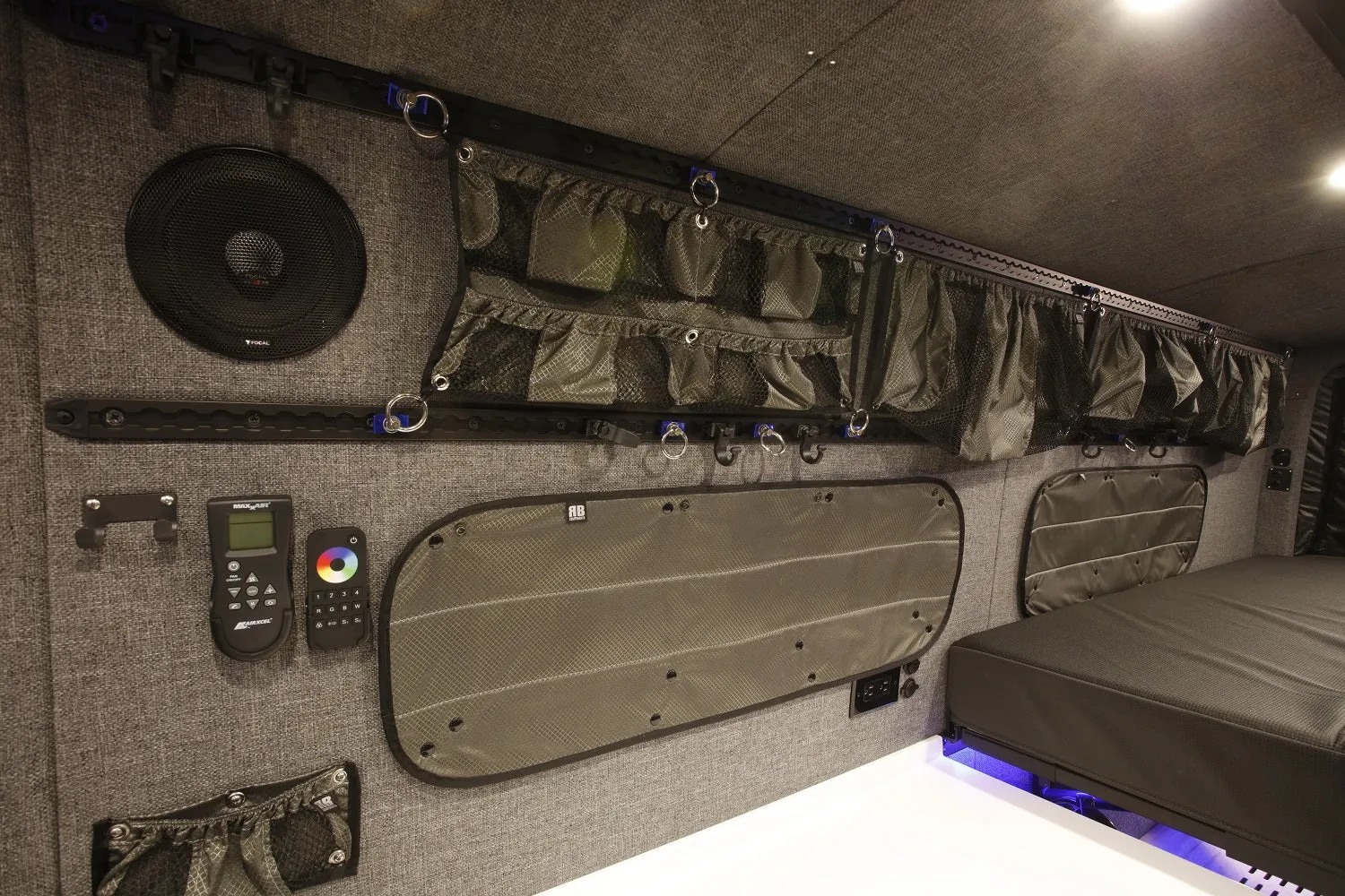 RB Touring Van SN - 170 EXT 3500 4X4