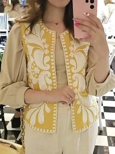 Retro Floral Embroidered Vest